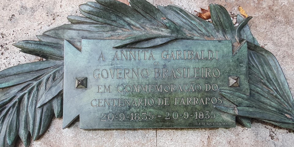 Portuguese plaque from the Brazilian government commemorating the centenary of the Farrapos Revolution at Anita Garibaldi's monument